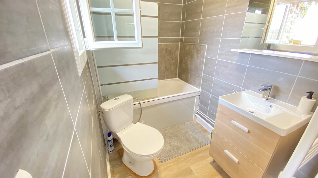 Photo of Bathroom in Gommecourt