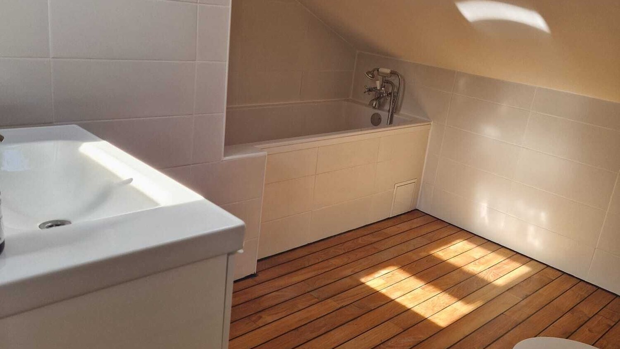 Photo of Bathroom in Le Mesnil-le-Roi