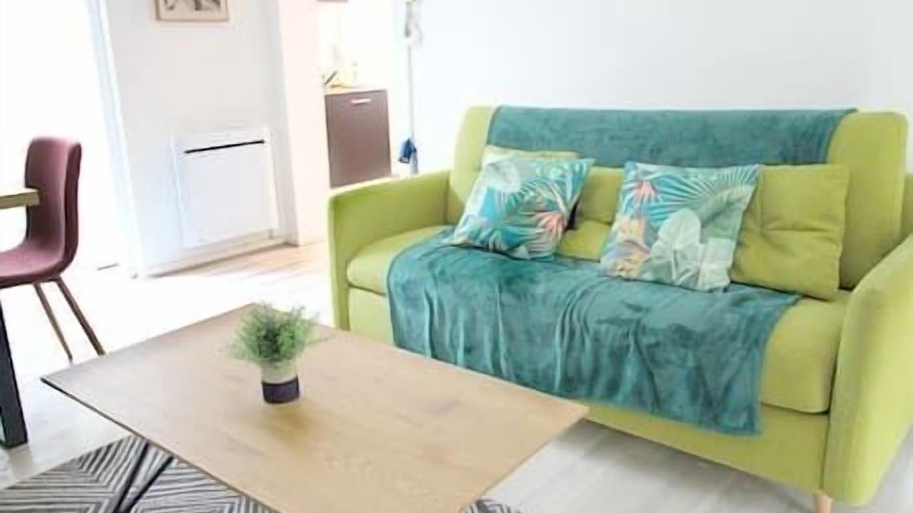 Photo of Livingroom in Lens