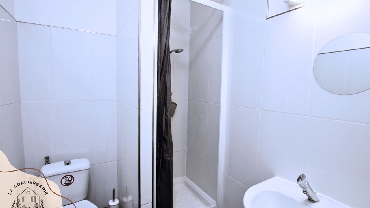 Photo of Bathroom in Sallaumines