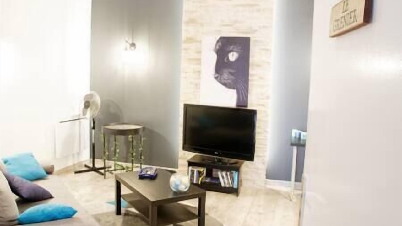 Photo of Livingroom in Lens