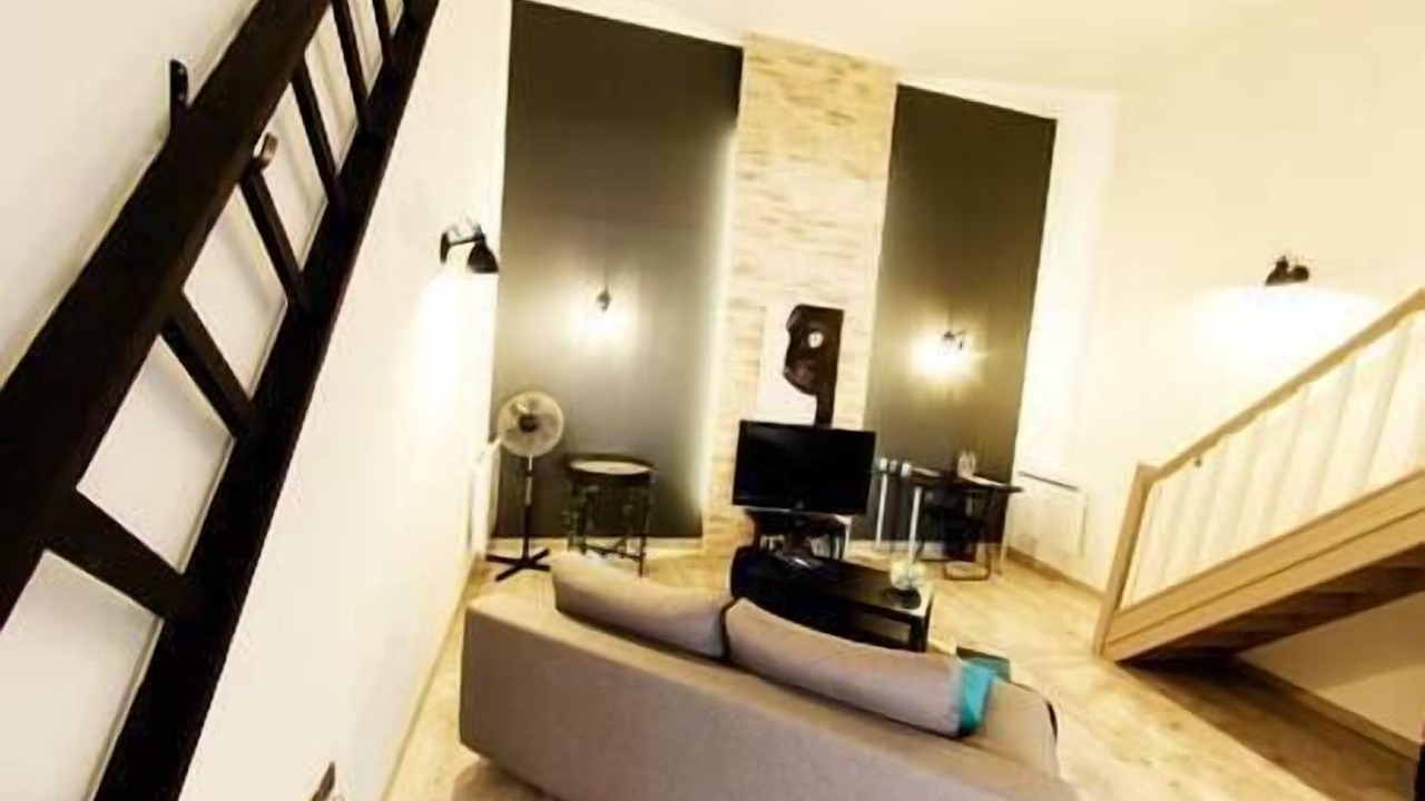 Photo of Livingroom in Lens
