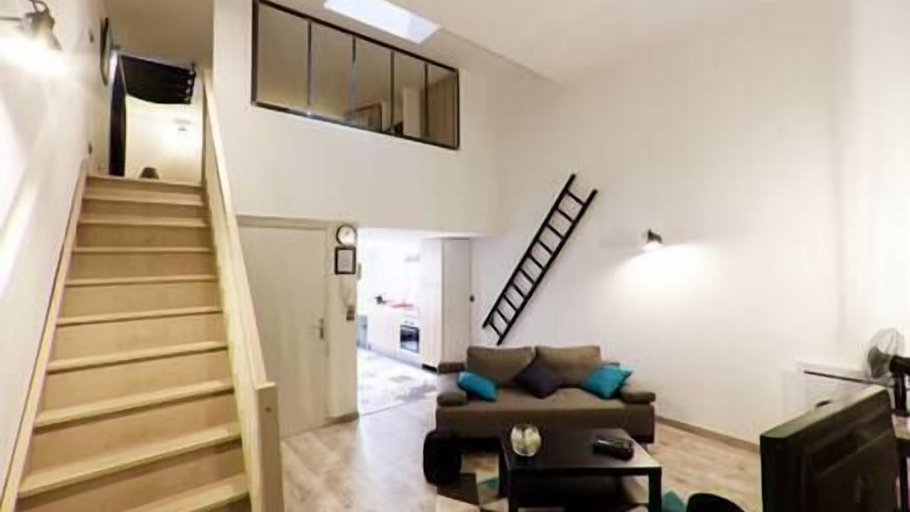 Photo of Livingroom in Lens