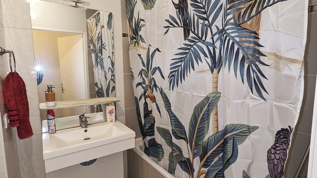 Photo of Bathroom in Pantin