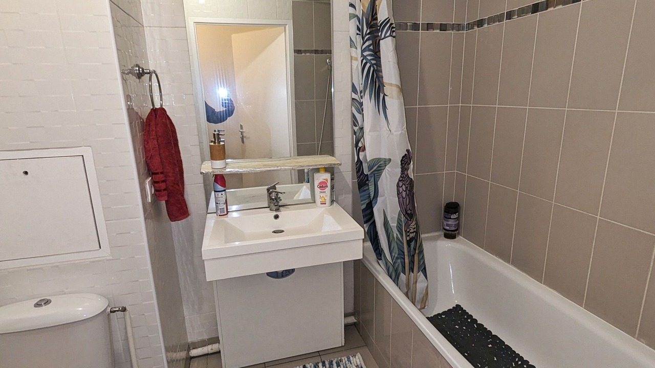 Photo of Bathroom in Pantin