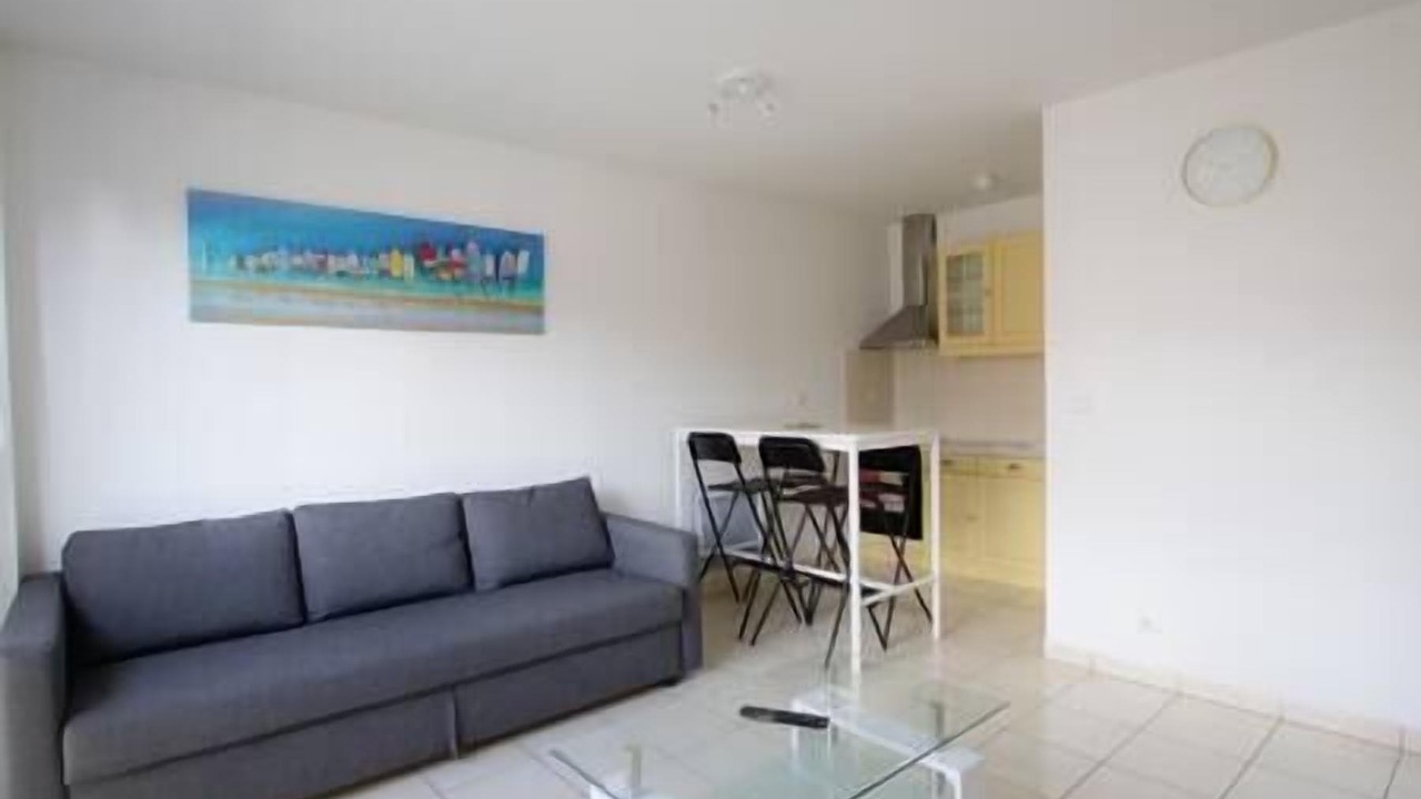 Photo of Livingroom in Lens
