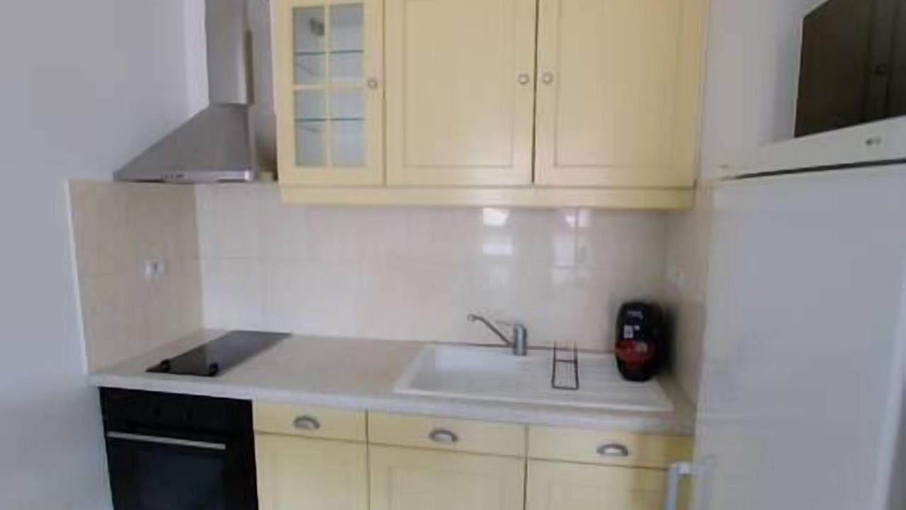 Photo of Kitchen in Lens