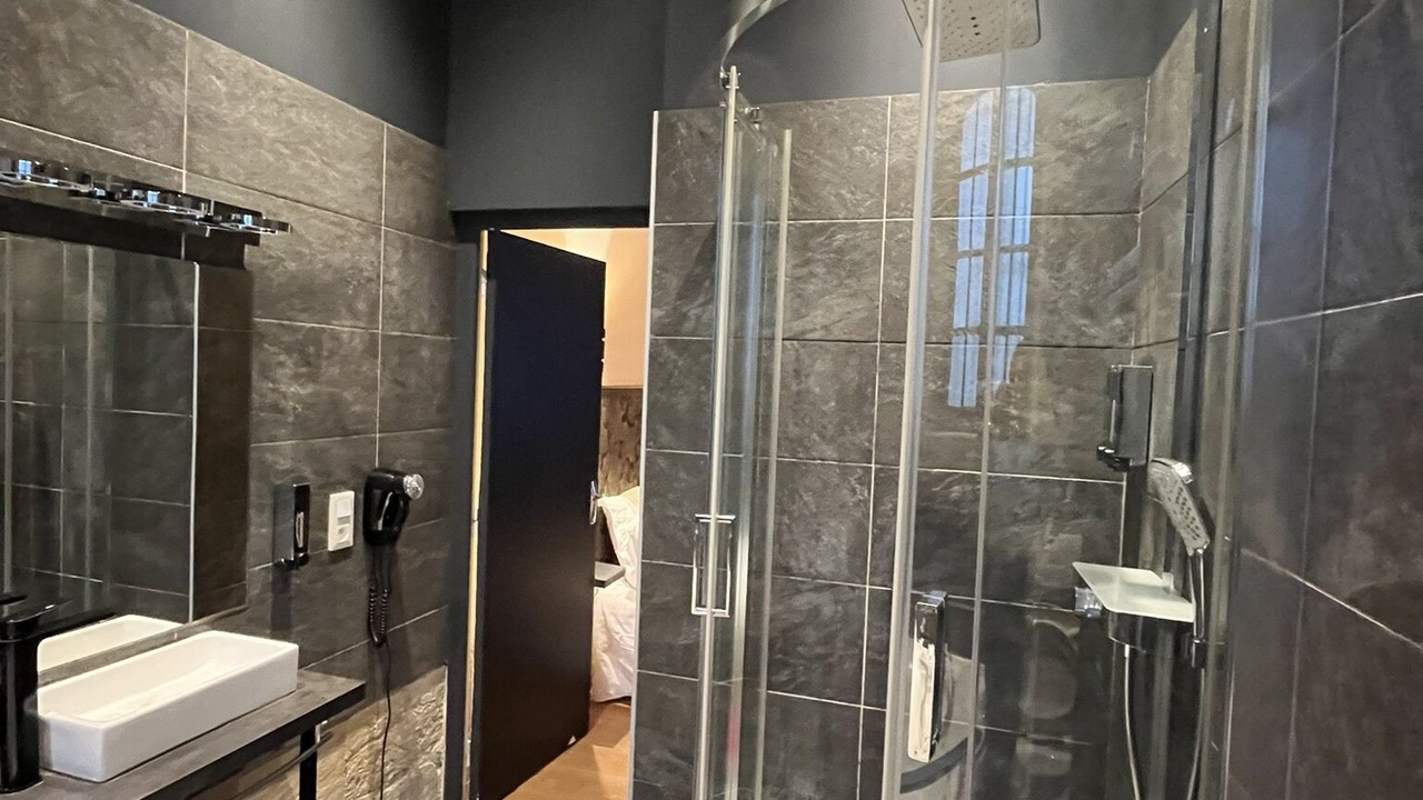 Photo of Bathroom in Rouen City Centre