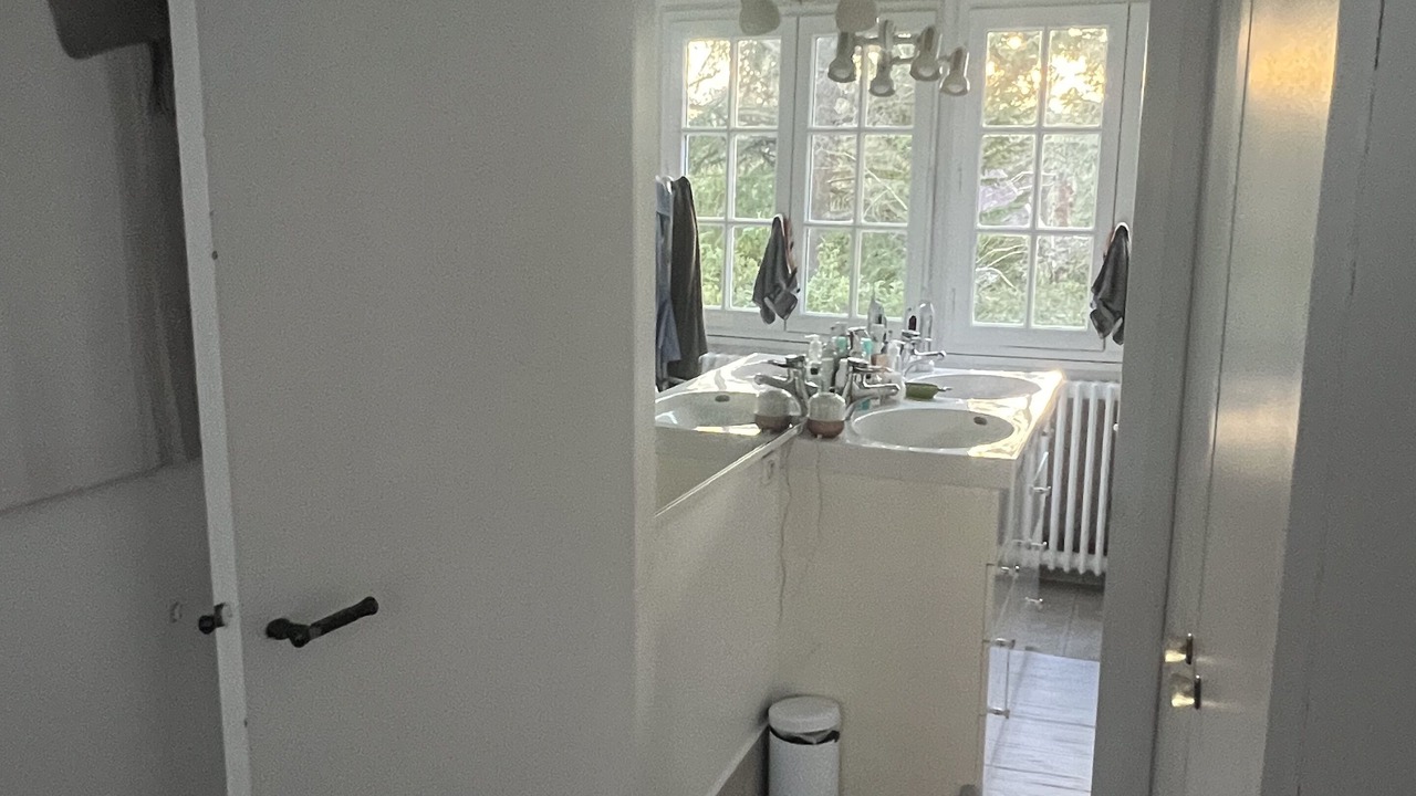Photo of Bathroom in Saint-Nom-la-Breteche