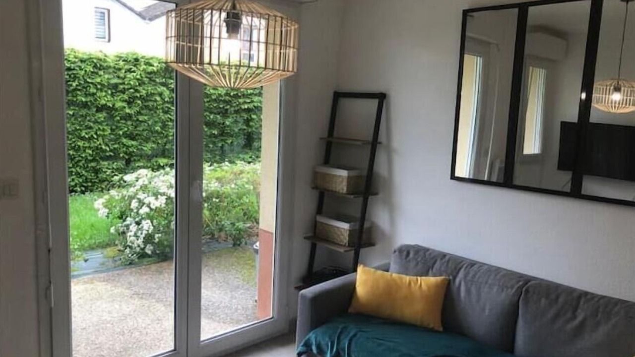 Photo of Livingroom in Pin - Vert Galant