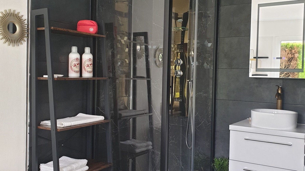 Photo of Bathroom in Chaville