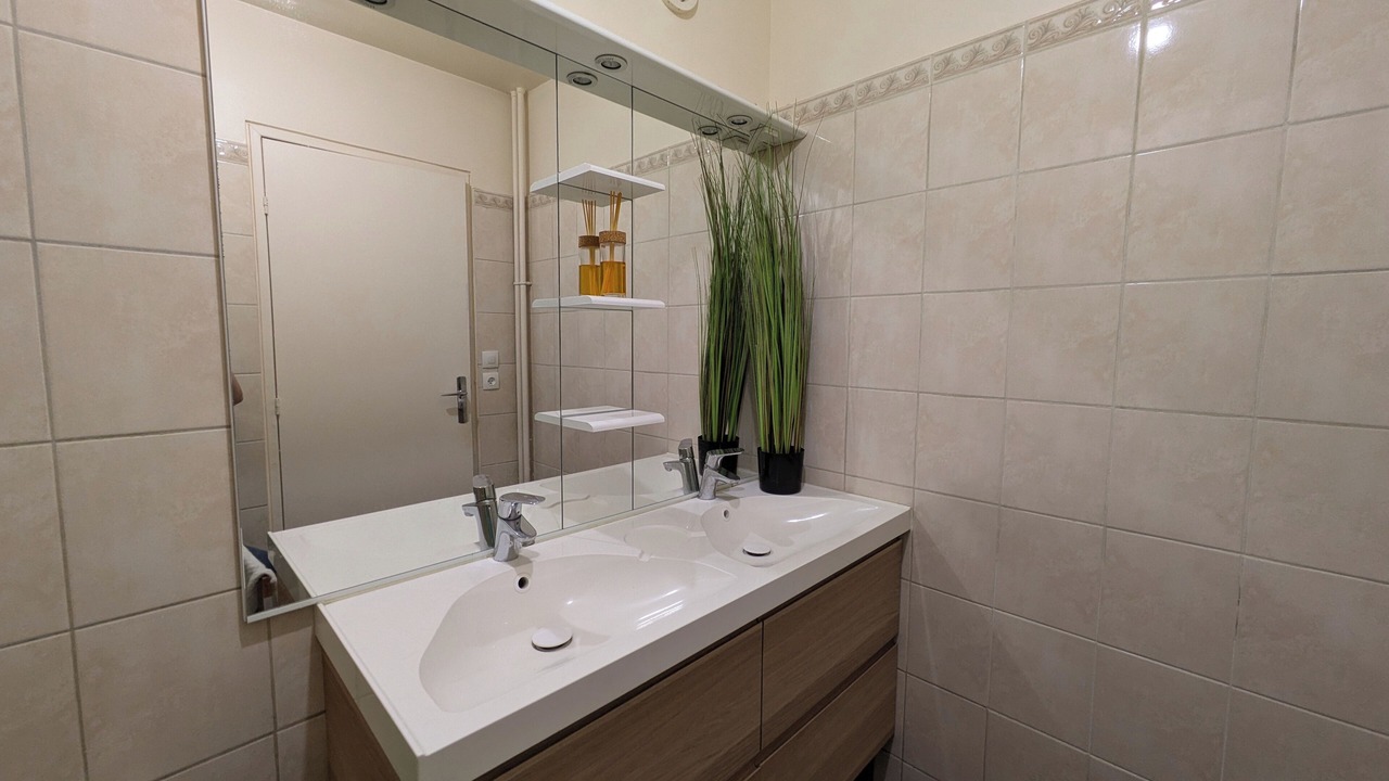 Photo of Bathroom in Quartier du Pont-de-Flandre