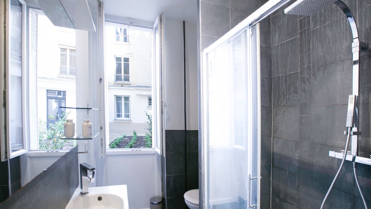 Photo of Bathroom in 13th Arrondissement