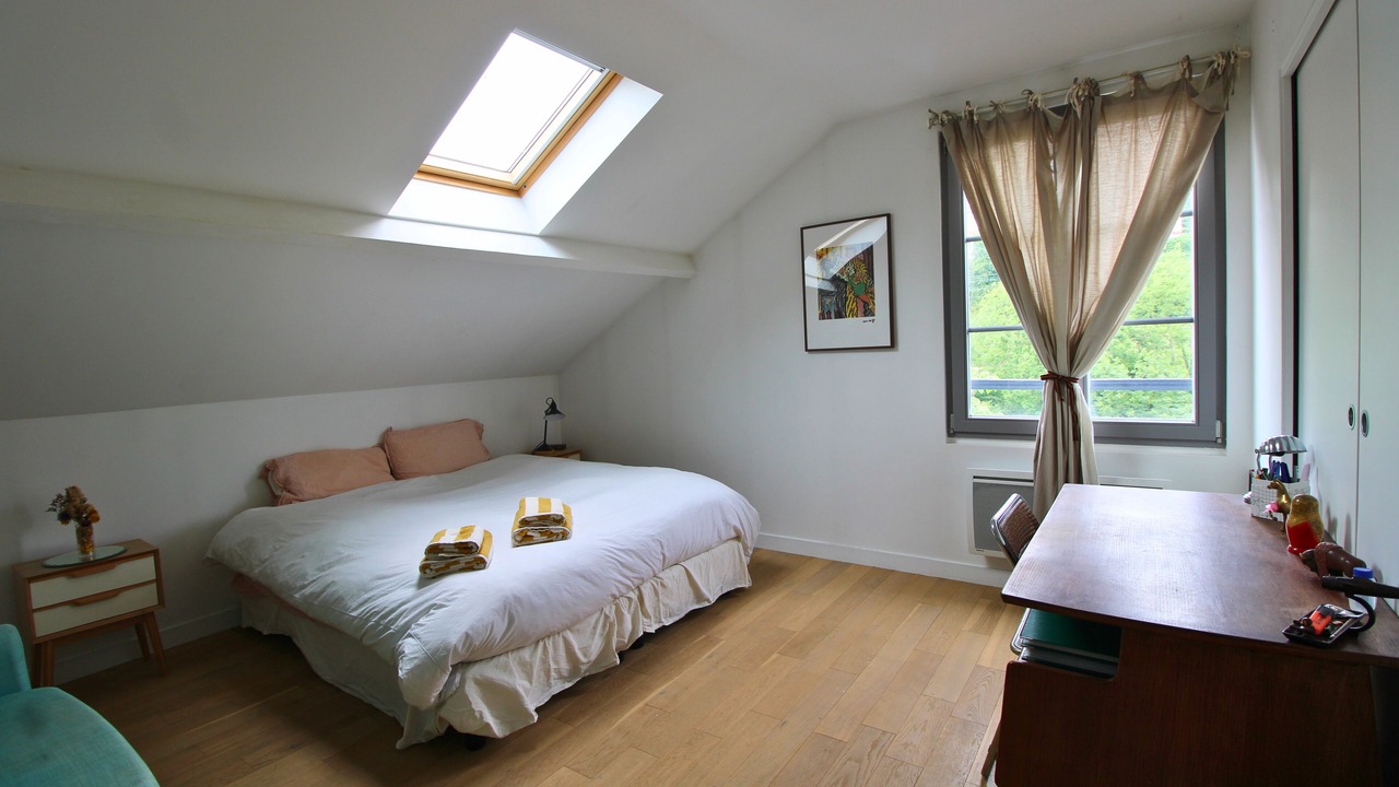 Photo of Bedroom in Suresnes