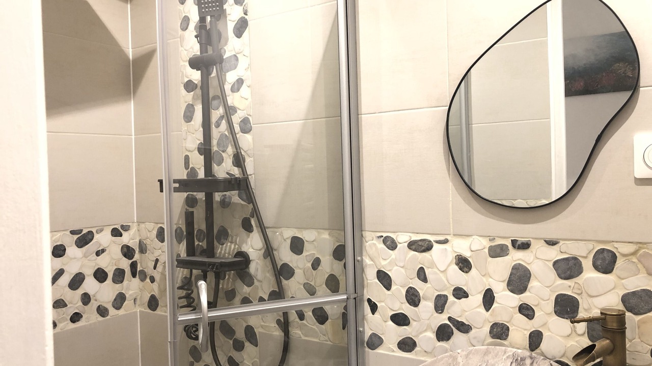 Photo of Bathroom in Morancez