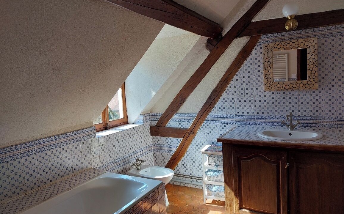 Photo of Bathroom in Saint-Martin-d'Ecublei