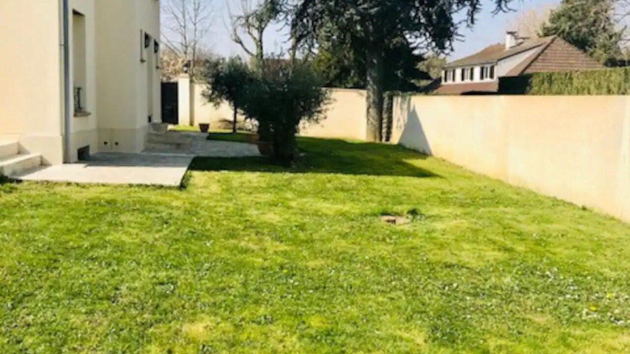 Photo of Outdoor in Saint-Nom-la-Breteche