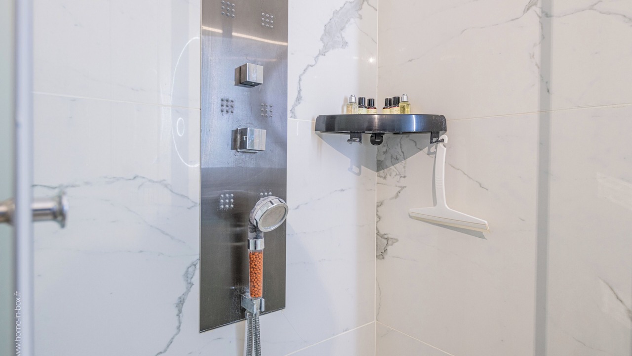 Photo of Bathroom in Levallois-Perret