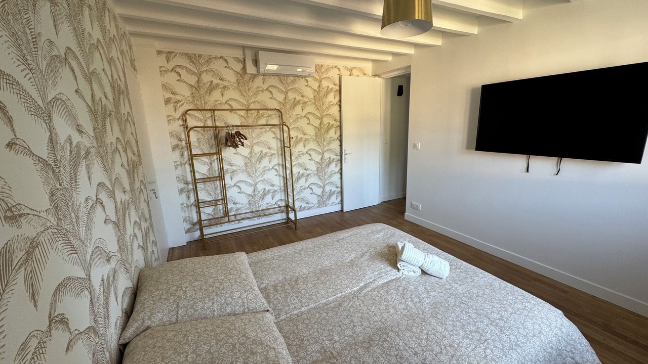 Photo of Bedroom in Arnouville-les-Mantes