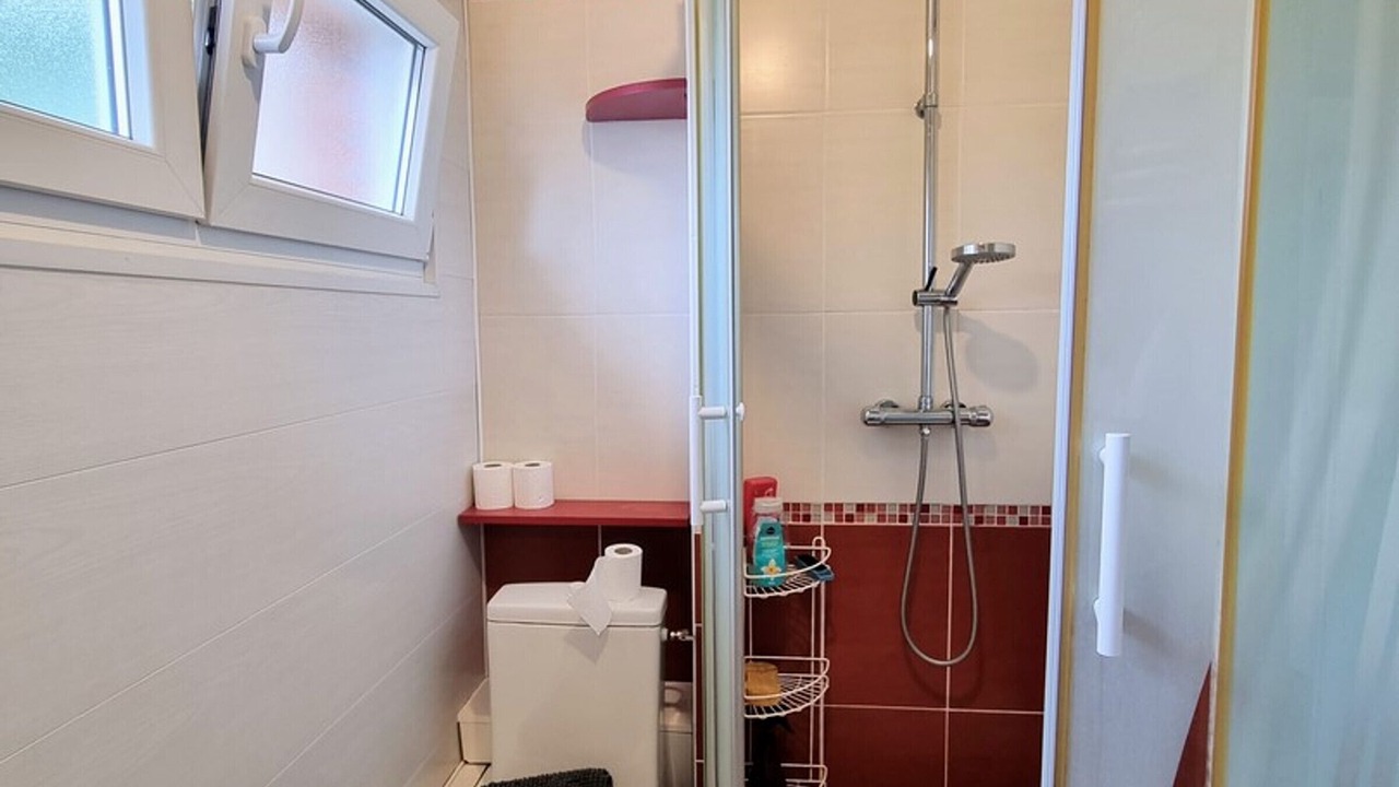 Photo of Bathroom in Dunkirk
