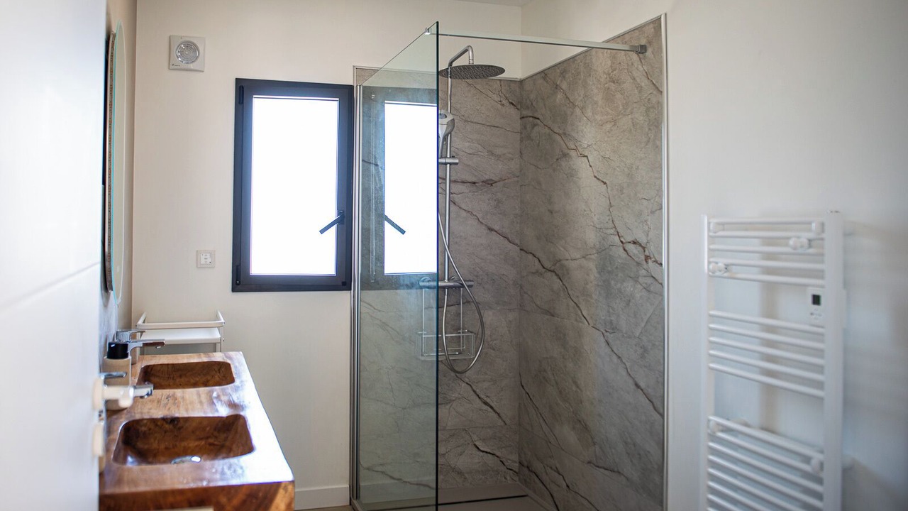 Photo of Bathroom in Lablachere