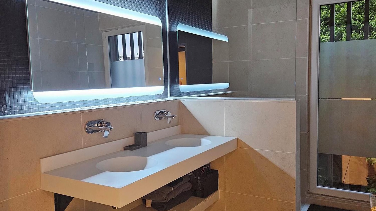 Photo of Bathroom in Emmerin