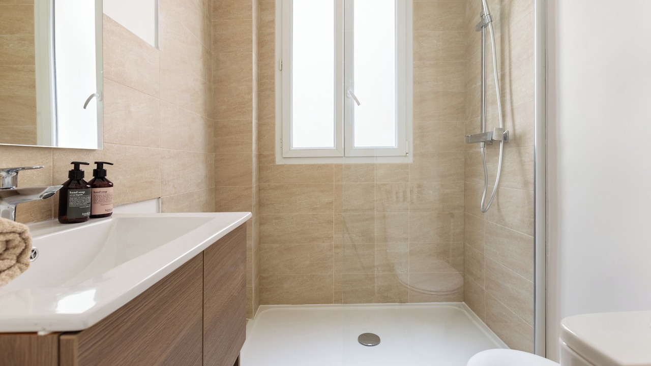 Photo of Bathroom in Levallois-Perret