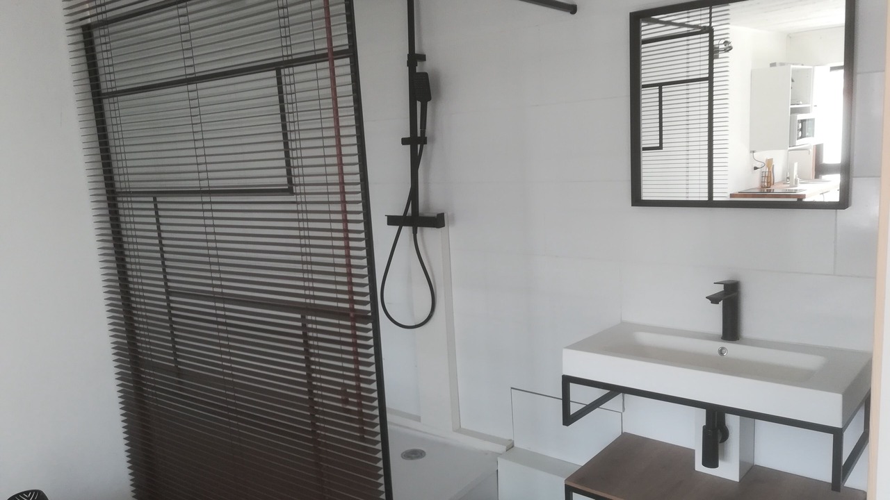 Photo of Bathroom in Le Trait