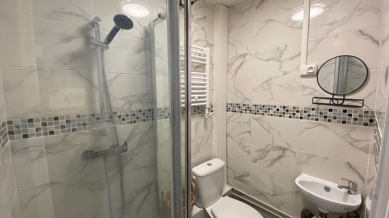 Photo of Bathroom in Limay