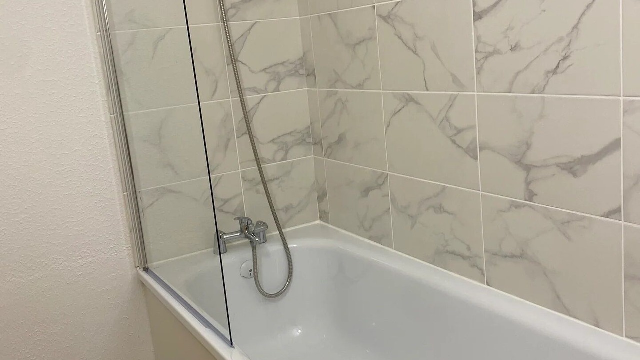 Photo of Bathroom in Val-de-Reuil