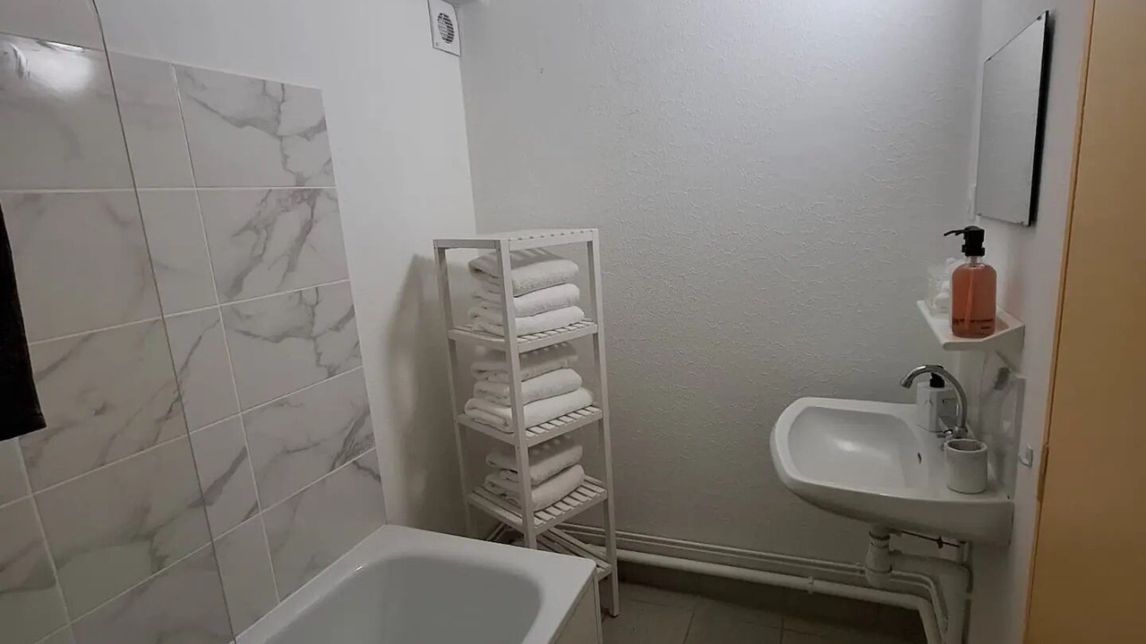 Photo of Bathroom in Val-de-Reuil