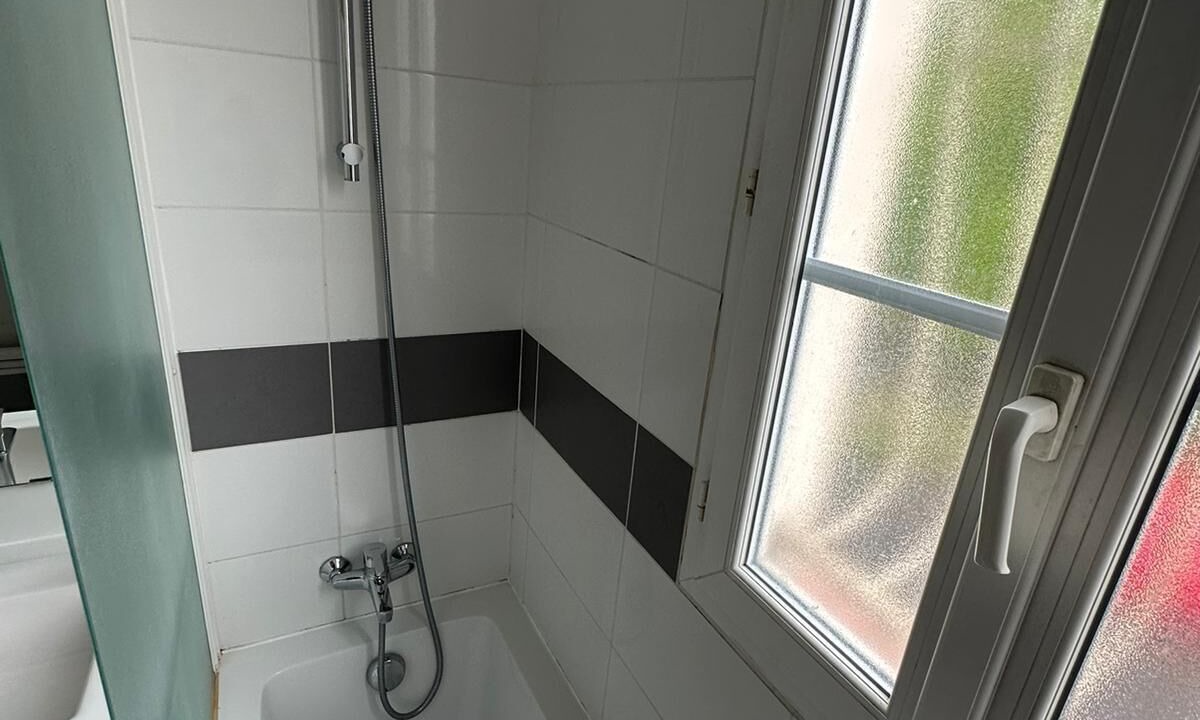 Photo of Bathroom in 13th Arrondissement Gobelins