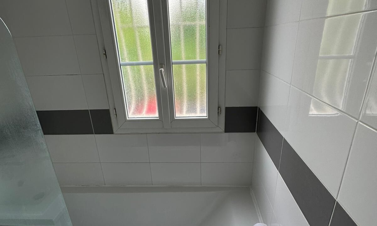 Photo of Bathroom in 13th Arrondissement Gobelins