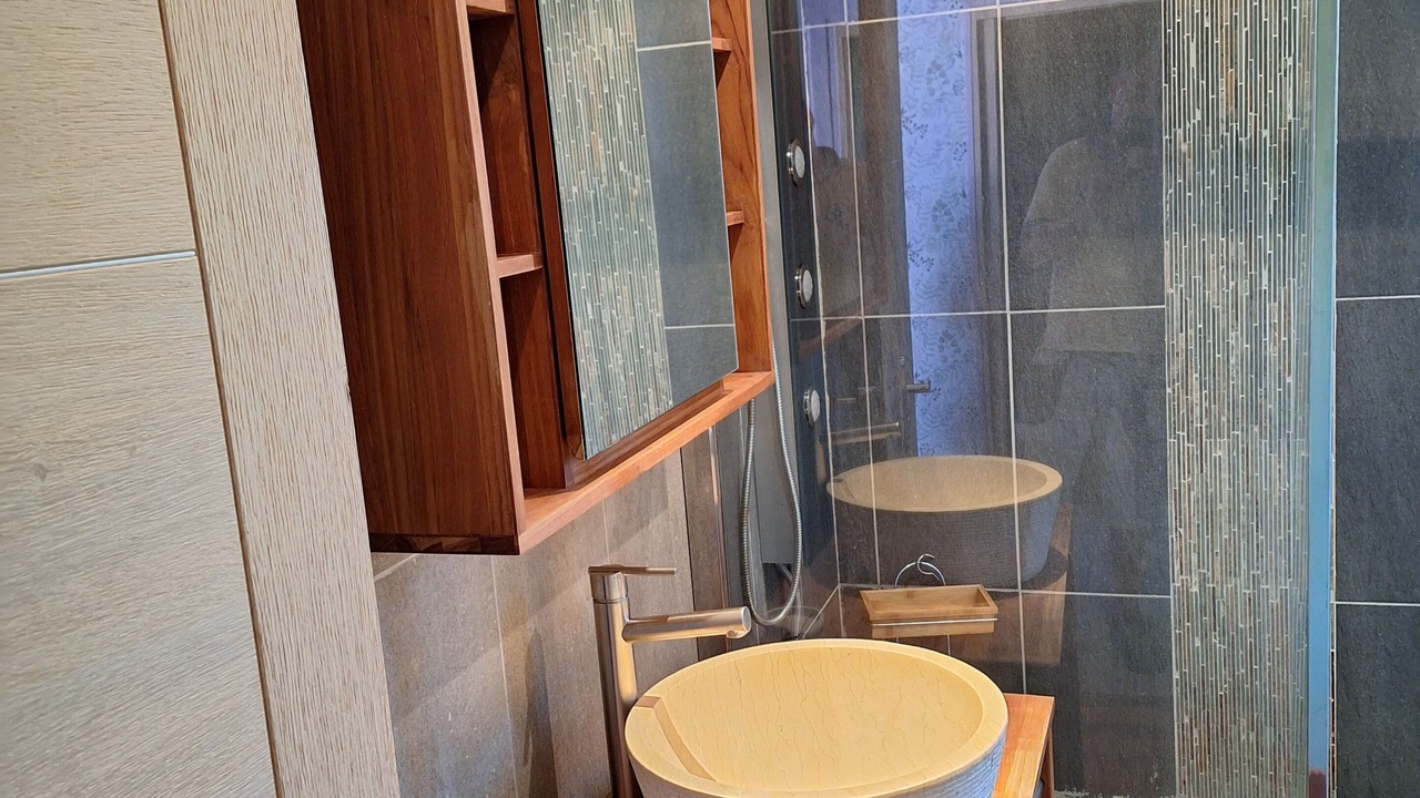 Photo of Bathroom in Marquise