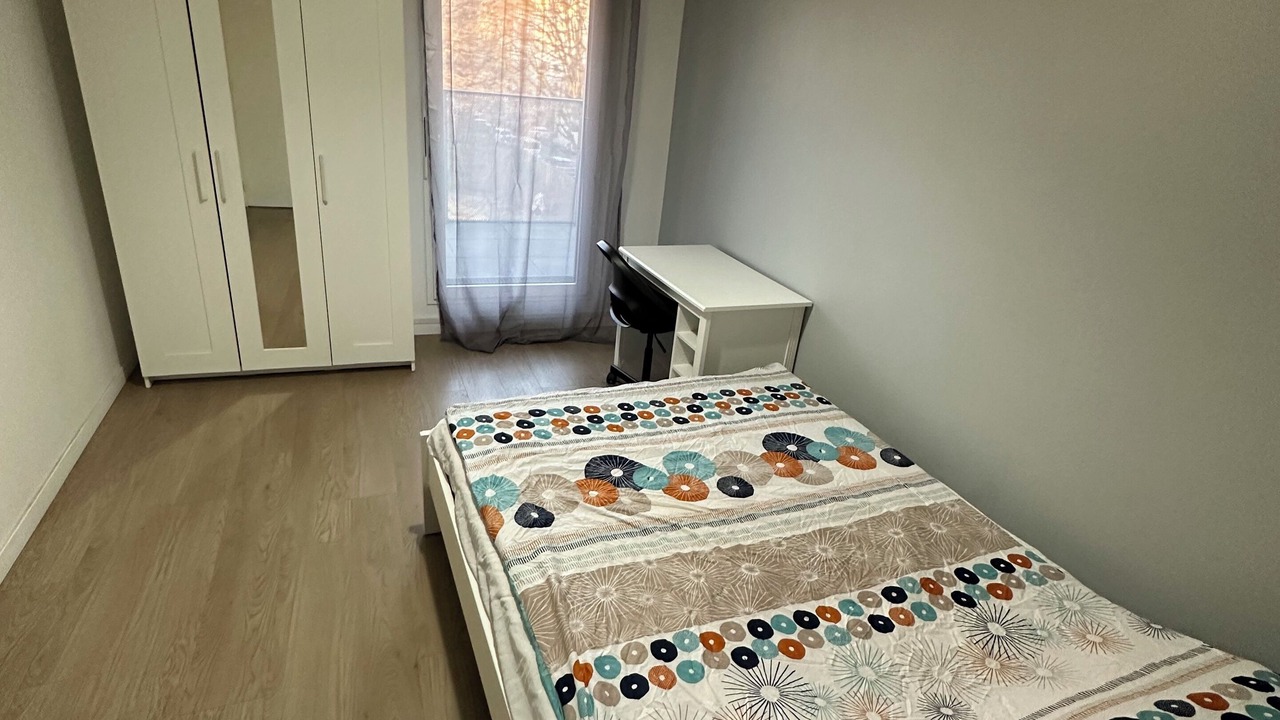 Photo of Bedroom in La Courneuve