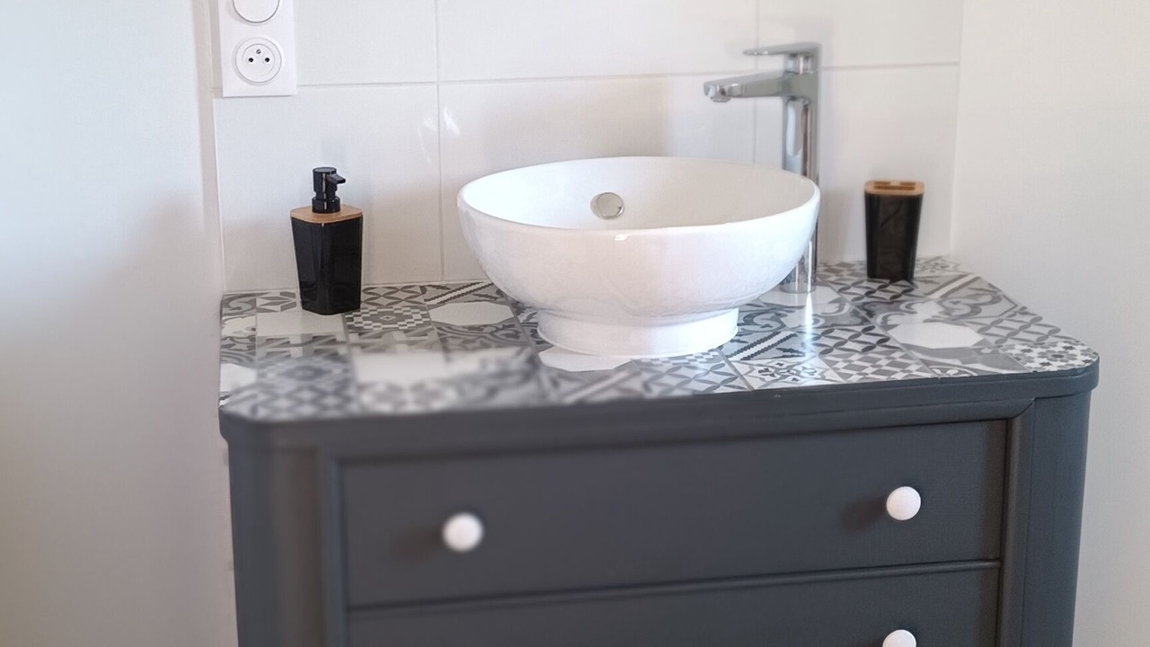 Photo of Bathroom in Camelin