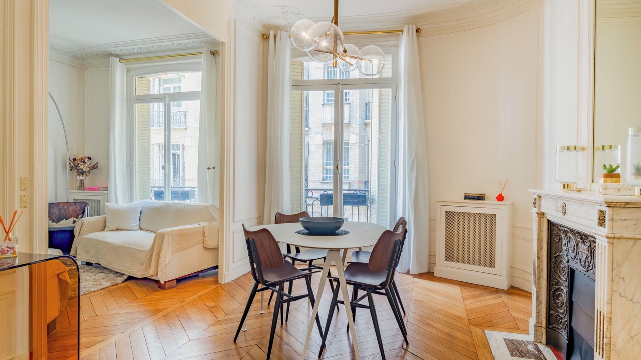 Photo of Livingroom in Champs-Elysees