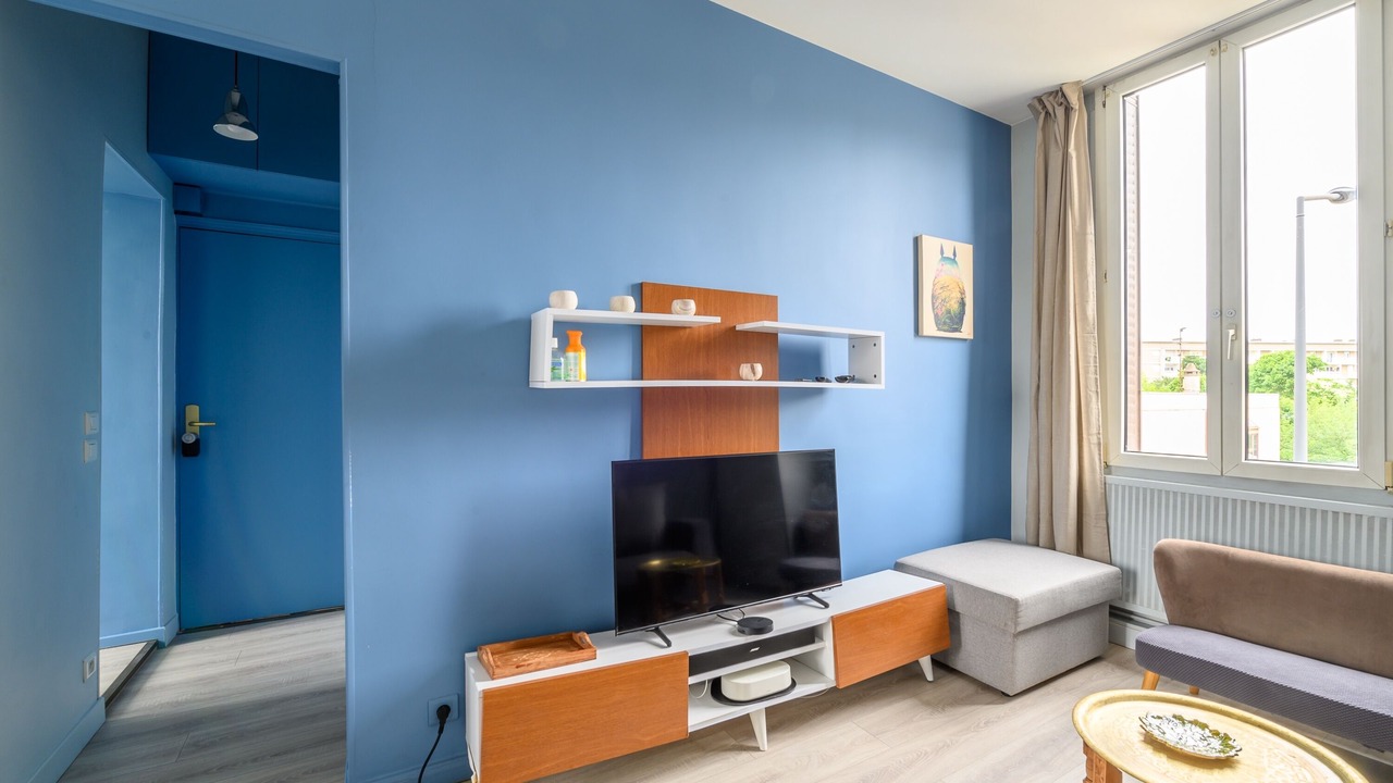 Photo of Livingroom in Stains