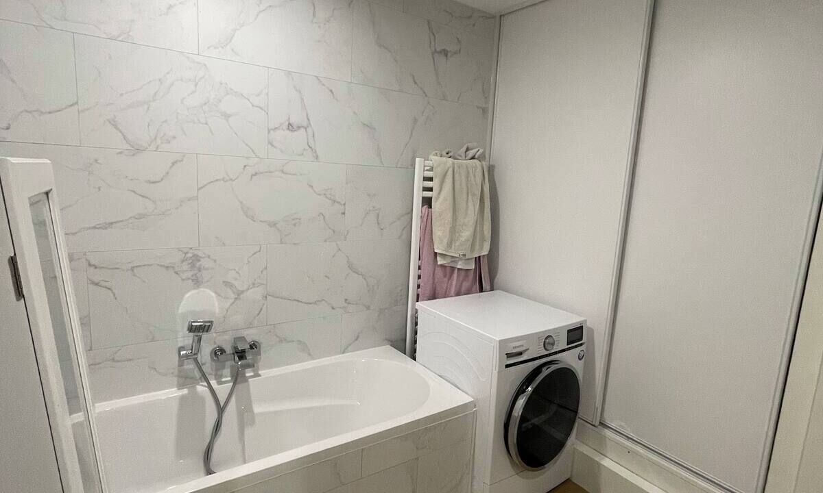 Photo of Bathroom in Elancourt