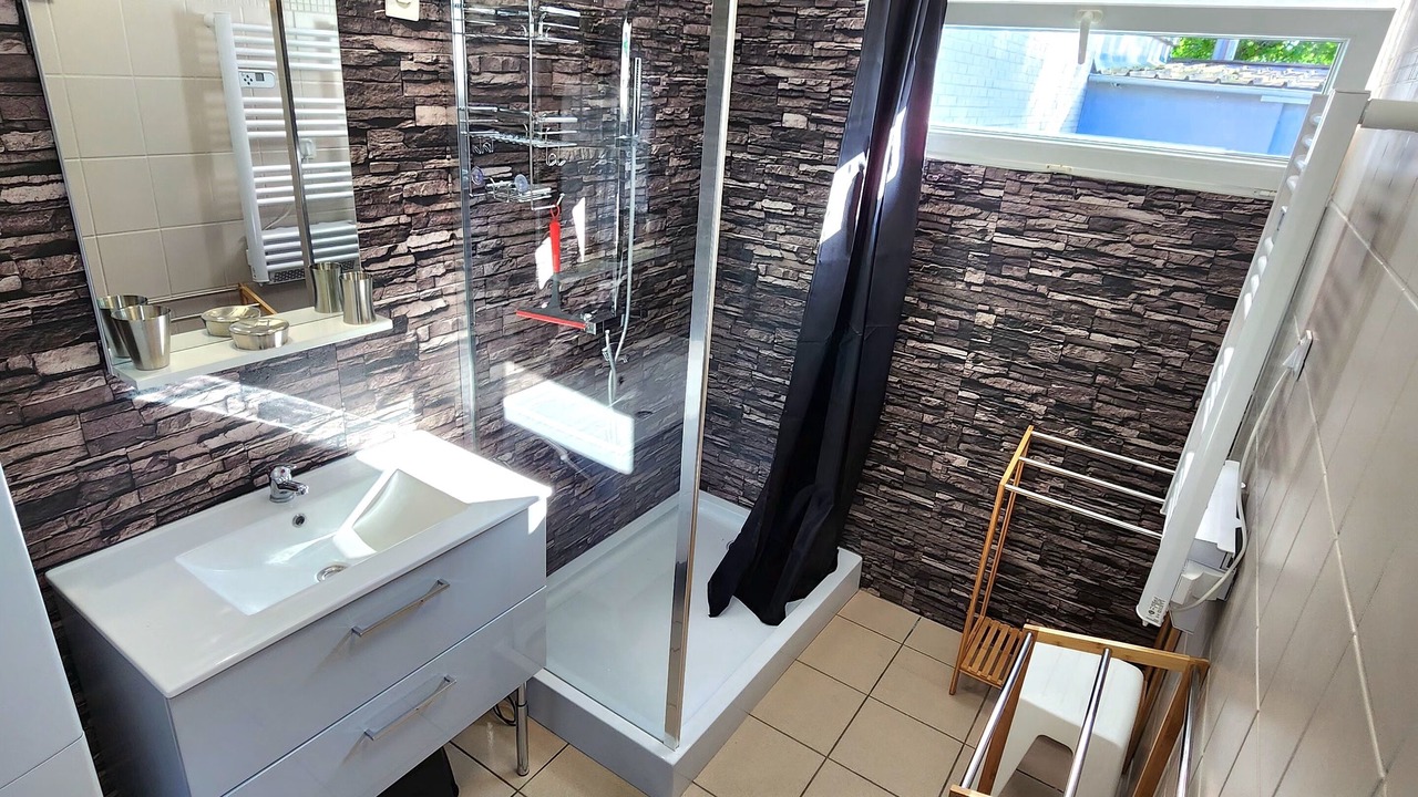 Photo of Bathroom in Merville