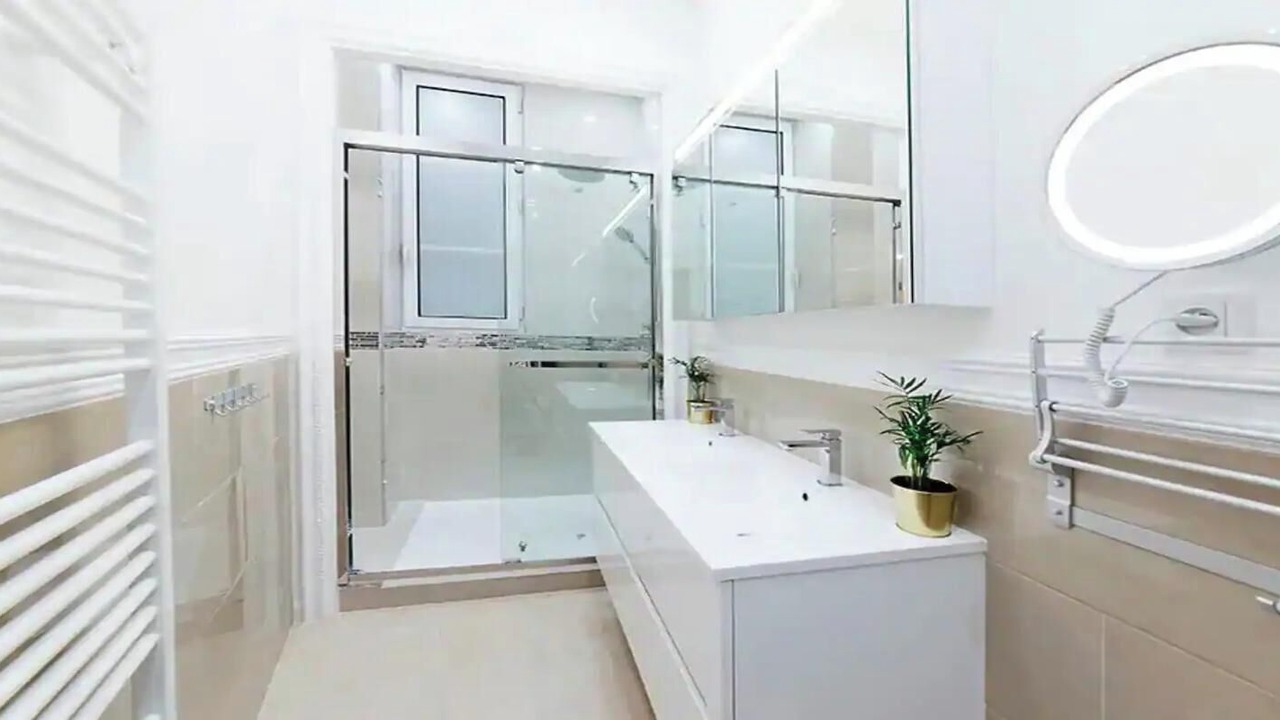 Photo of Bathroom in Chaussee-d'Antin