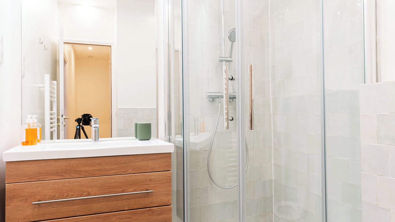 Photo of Bathroom in 17th Arrondissement