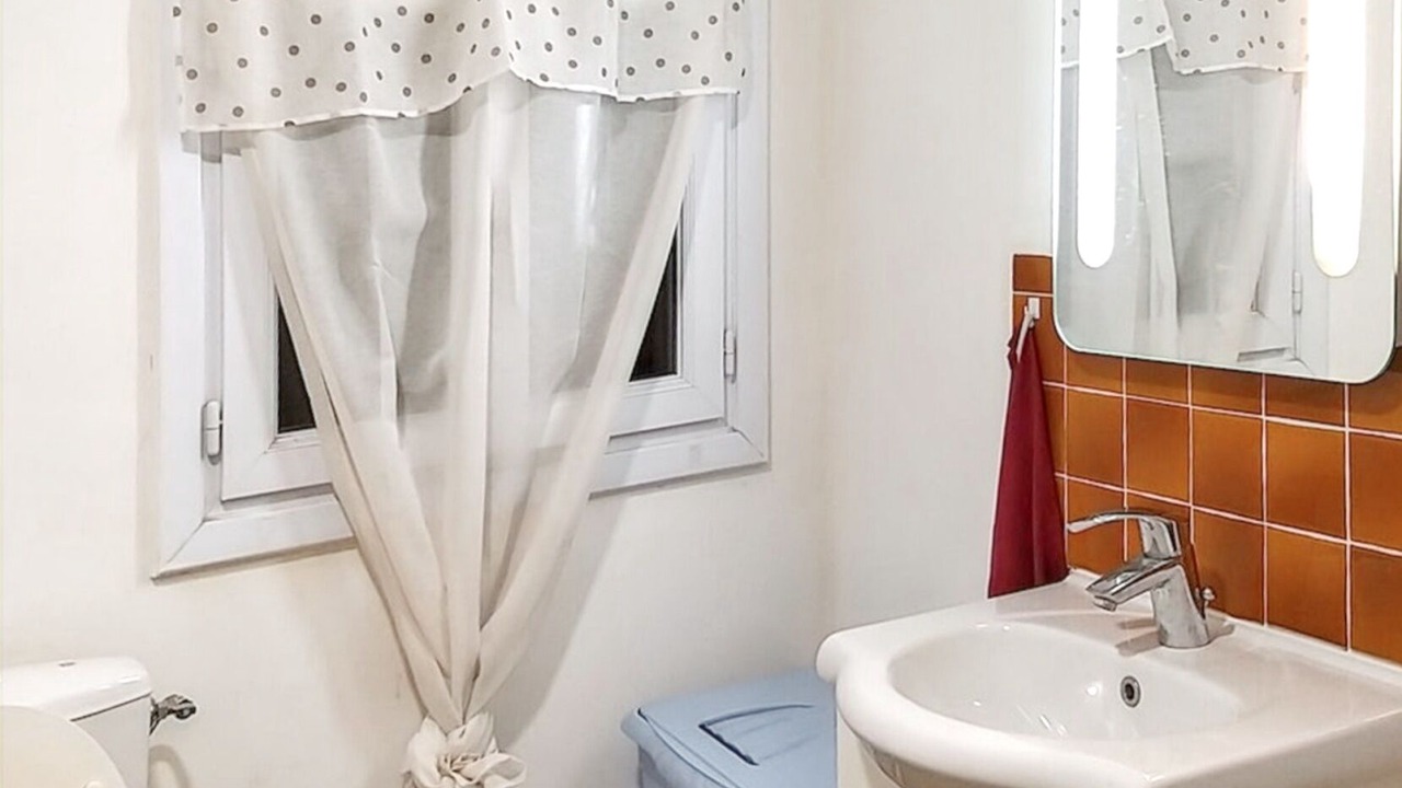 Photo of Bathroom in Crouy-sur-Ourcq