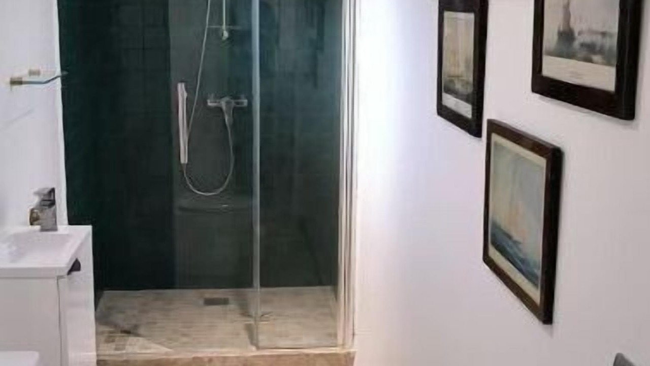 Photo of Bathroom in Saint-Pierre-de-Cormeilles