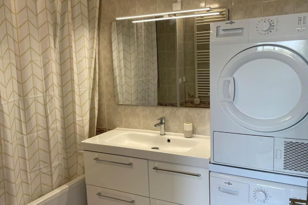 Photo of Bathroom in Cergy