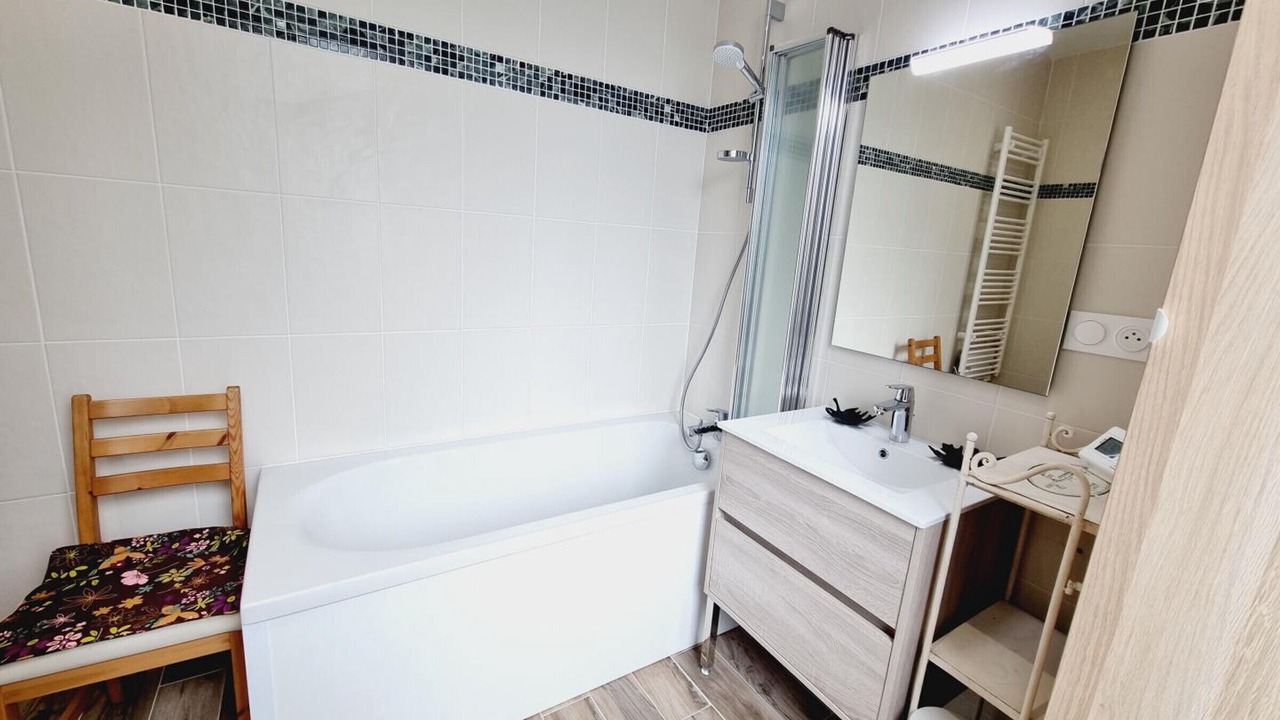 Photo of Bathroom in Wallers