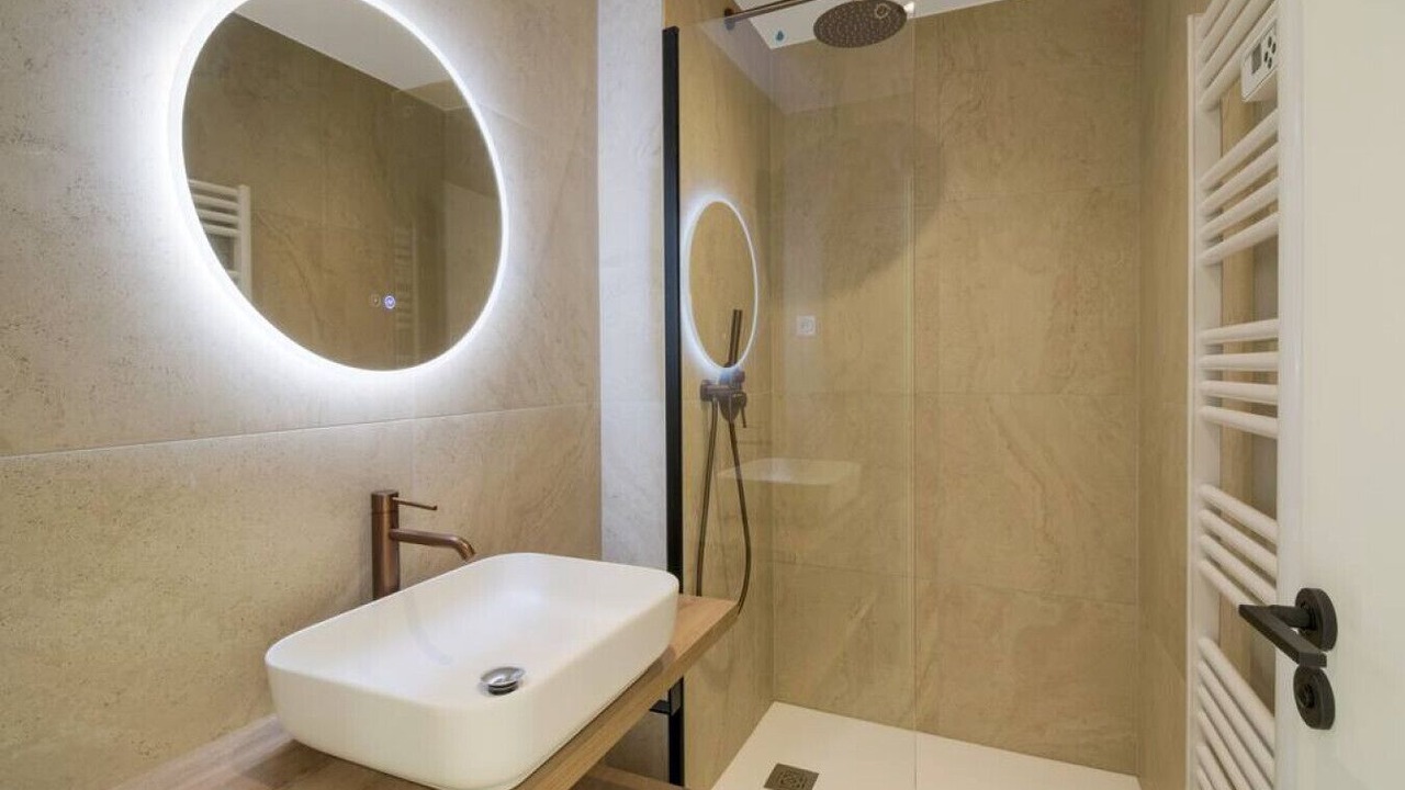 Photo of Bathroom in Charonne