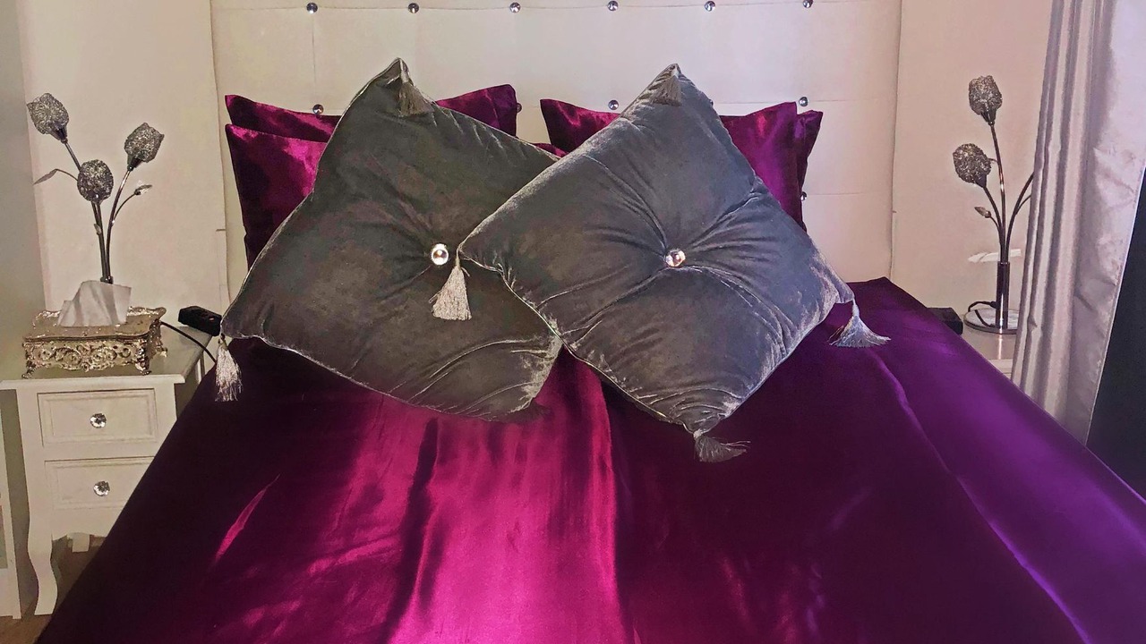 Photo of Bedroom in Republique–Point-du-Jour