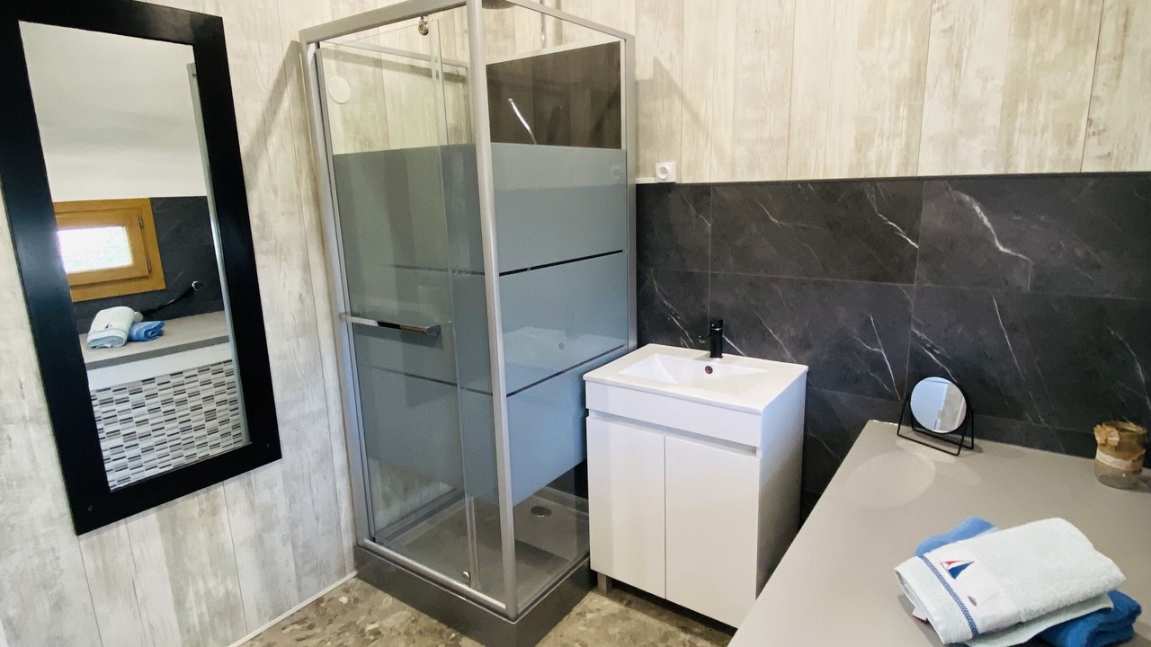 Photo of Bathroom in Abbeville