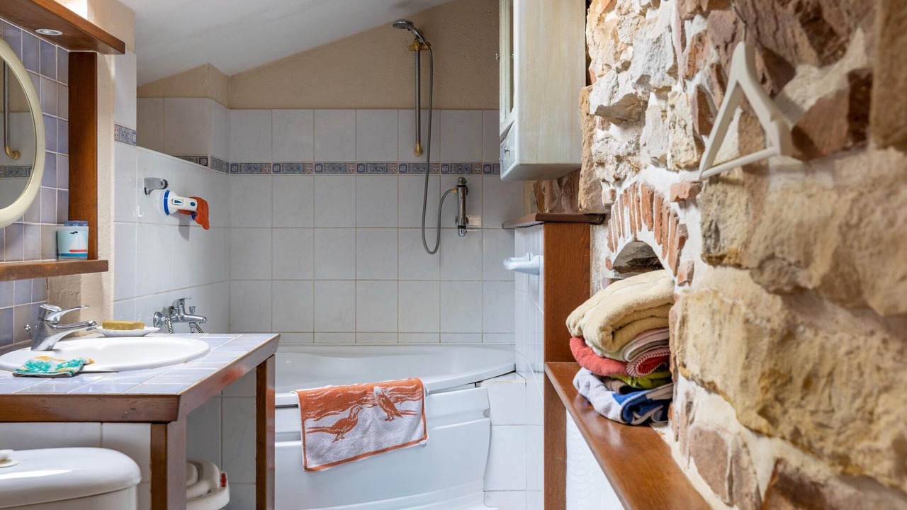 Photo of Bathroom in Rouy